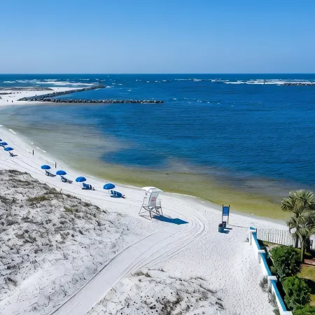 NEW Romantic Luxury Condo 1BD/1BTH - 5 min walk to the beach in heart of Destin