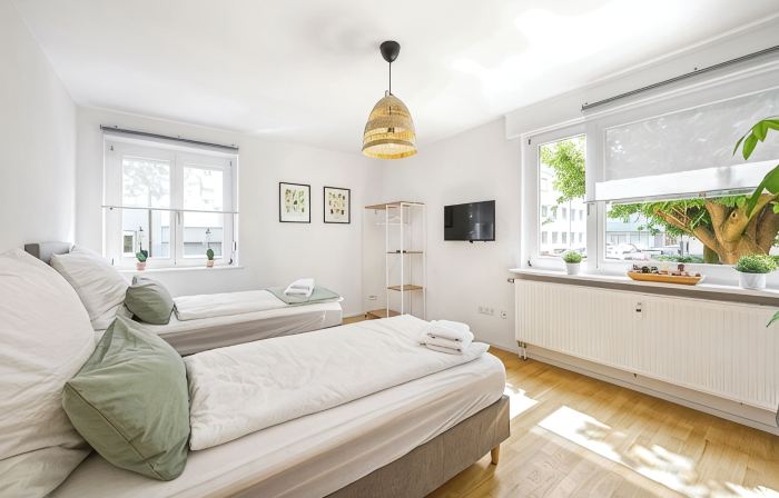 Modern vacation apartment with 4 bedrooms in Heilbronn on the Neckarpromenade