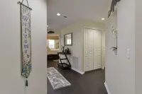 BEAUTIFUL CONDO-NO-STEPS- GORGEOUS VIEWS -HEART OF BRANSON-AFFORDABLE & SPACIOUS - Boutique