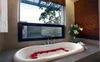 Aston Sentul Lake Resort & Conference Center - Romantic