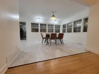 Charming, newly renovated Tudor home next to Morningside University!