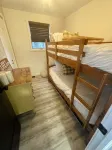 Cozy 4 Season Cottage stunning sunsets on Sparrow LakePet friendly)New Hot Tub - Country Houses