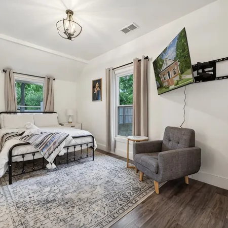 Country Chic Retreat Near Downtown Concord