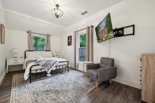 Country Chic Retreat Near Downtown Concord - 3 ดาว