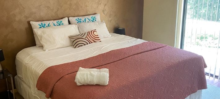 A picturesque 3 bedroom house with splendid views Hotels in Atherton