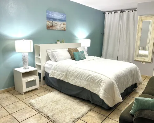 3BDR Condo, WIFI, Balcony, Parking, Pool, AC, 2 min from the Beach Hotels in Boqueron
