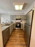 Beechside Breeze Luxury Condo with pool & hot tub - Pools