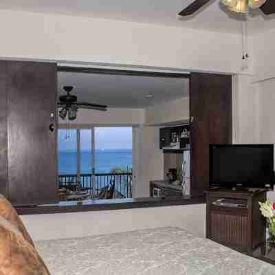 Condo Infront of the Beach Rooms