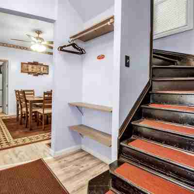 Charming 3-Br House in lovely Buffalo with AC, WiFi & Free Parking Others