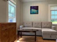 Historic Whitneyville Cottage Hotels in Hamden