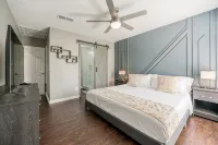 Premium Townhome #D w/ 2 King Beds & Luxury Baths - Jacuzzi