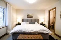 THE MCCALL HIDEAWAY - Cozy Downtown Retreat - 4-Star