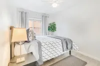 Cozy 1BR Bungalow by the beach, coffee, and dining - Apartments