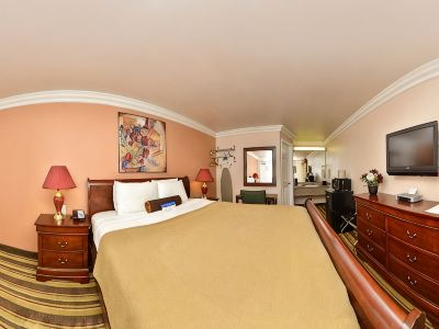 Inn by the SFO