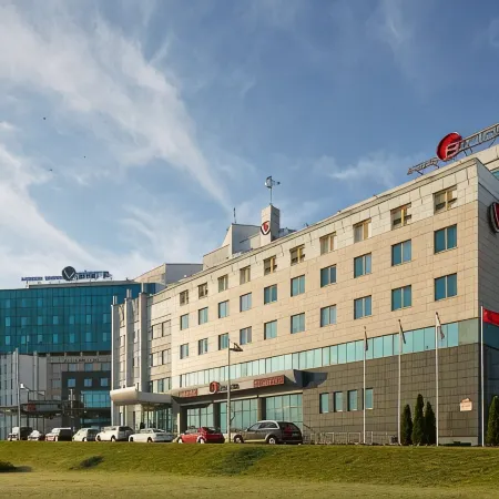 Отель Виктория Отели рядом с достопримечательностью «Комплекс «Минск-Арена»»