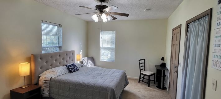 Peaceful Suite on the Water "Osprey Sunrise over the river from your porch. Hotels in Charles County
