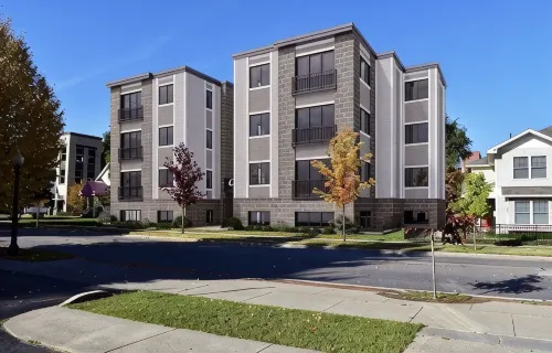 LUXURY DOWNTOWN TRAVERSE CITY CONDO- CAPRI 1- NEW KING BED - balcony