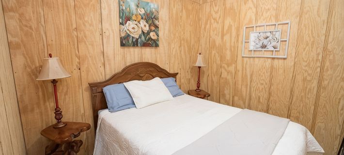 Southern Comfort Cabin- minutes from the river and the lake! パイクのホテル