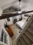 Pet friendly cottage on 17 acre Lake front property with dock and kayak access - Wifi