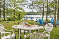 Hot Tub Coming Soon! Lakefront, Firepit, Kayak, Games, Pet Friendly, - 4 stjerner