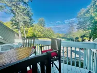 Just minutes from Beech Mtn Ski Resort /Townhome /Fire Pit & Fireplace / Pets OK - balcony