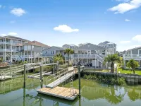 On Canal Includes Linens. Check in and Out Any Day of the Week. Walk to Park - Boutique