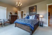 Beautiful Lake Glenville Mountain Getaway - 4-Star