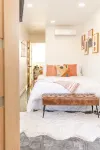 Box on the Rox Container Home + Heated Pool - balcony