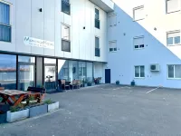 Business & City Hotels near Tabakfabrik