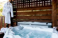 Escape to la Jolla! Secluded MidCentury WindanSea Beach Bungalow, Bikes, Hot Tub - บังกะโล