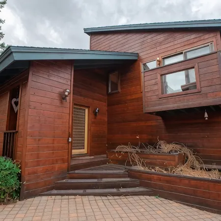 Serene yoga retreat with private heated pool! Just minutes from hiking!