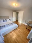 Newport’s garden house near beach . Convenient - Kitchens