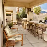 Beautiful & spacious home-gated community. Private yard w/salt water pool/spa. - بوتيك