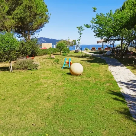 Beach Villa Next to the Waves