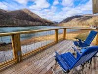 Charming 3 bedroom home on the New River - Wifi