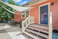 Jula Place-Walk downtown from old Florida glam! - 4-Star