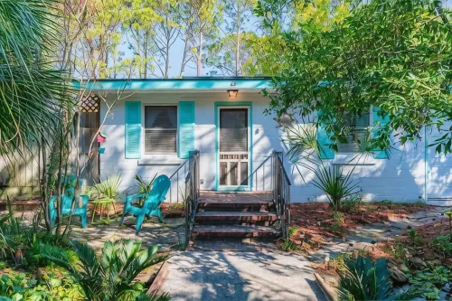 Sunny Daze Bungalow, sleeps 2 Adults - 4-Star