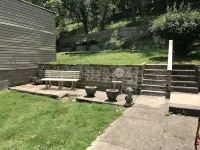 Explore Pittsburgh from a Modern, Hip Bungalow - บังกะโล