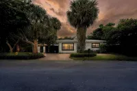 Luxury Delray Beach 4/3 Heated Pool & Spa Home - 2 King Masters - Private Pool