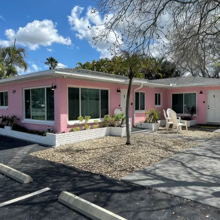 Vintage Florida Beach Cottage, one block to the sand of Indian Rocks Beach FL