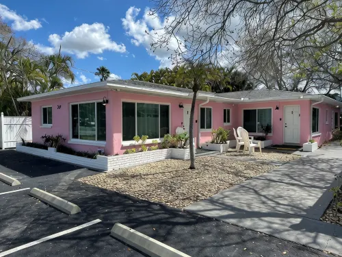 Vintage Florida Beach Cottage, one block to the sand of Indian Rocks Beach FL -  Ferienhäuser