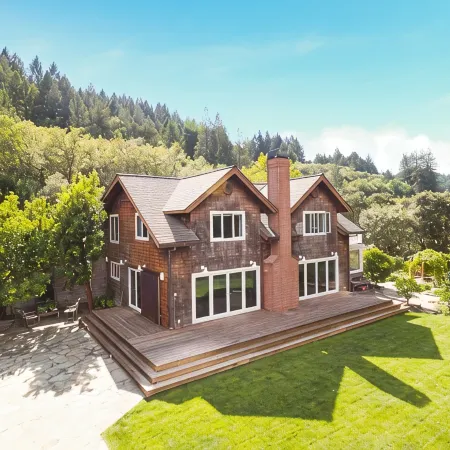 Gorgeous Views, Pool and Hot Tub, 12 Mins to HB Plaza