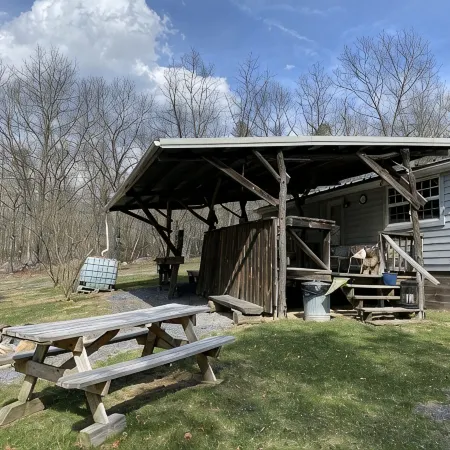 Cabin where the black top ends… Cabin 2 펜들턴 카운티 호텔