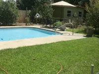 Myrtle’s place, a Charming home with a pool! - Private Pools