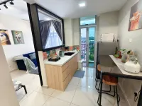 Midas 1BR Modern Vintage 5pax Netflix Pet Friendly - Condos