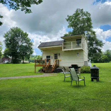 Cozy Country Cottage located in Greenwich, NY