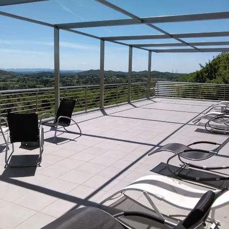 Exceptional Villa in Provence - Paradise above the canopy!