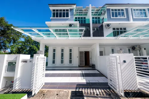 Batu Ferringhi Warm & Cozy Designer Tropical 5 Bedrooms Terrace House Penang - Kitchens