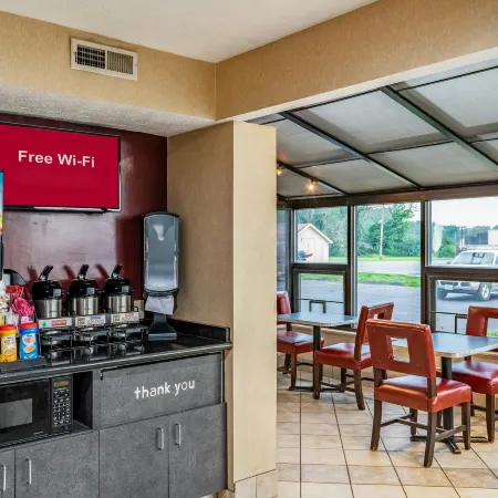 Red Roof Inn Columbus - Taylorsville/ Edinburgh