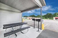The Northwest Inn - parking